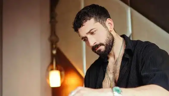 Oyuncu Emre Bulut’a Şok Suçlama: Aracını Sahte Komiserle Mi Kaybetti?