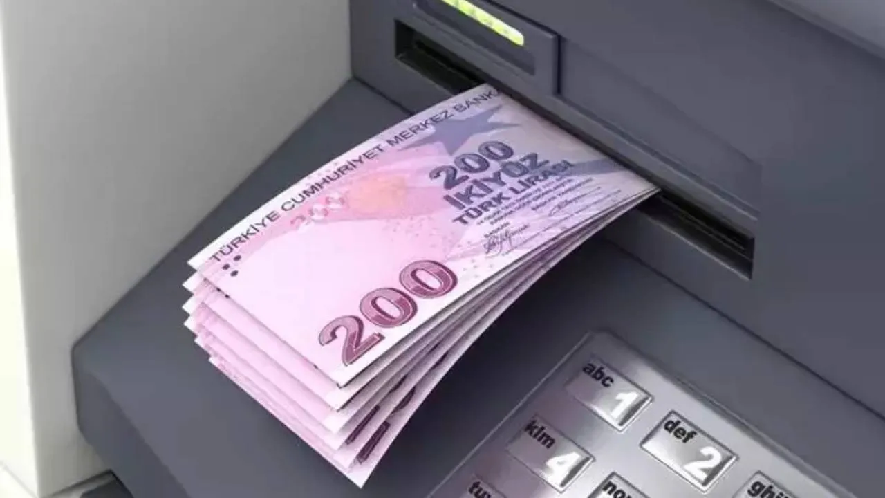 Vatandaş Ek Hesap Kullanımını Artırdı: Borçlanma Hızla Yükseliyor