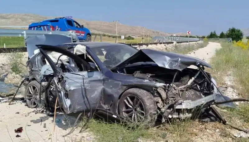 Sivas'ta Şok Trafik Kazaları: 9 Kişi Yaralandı