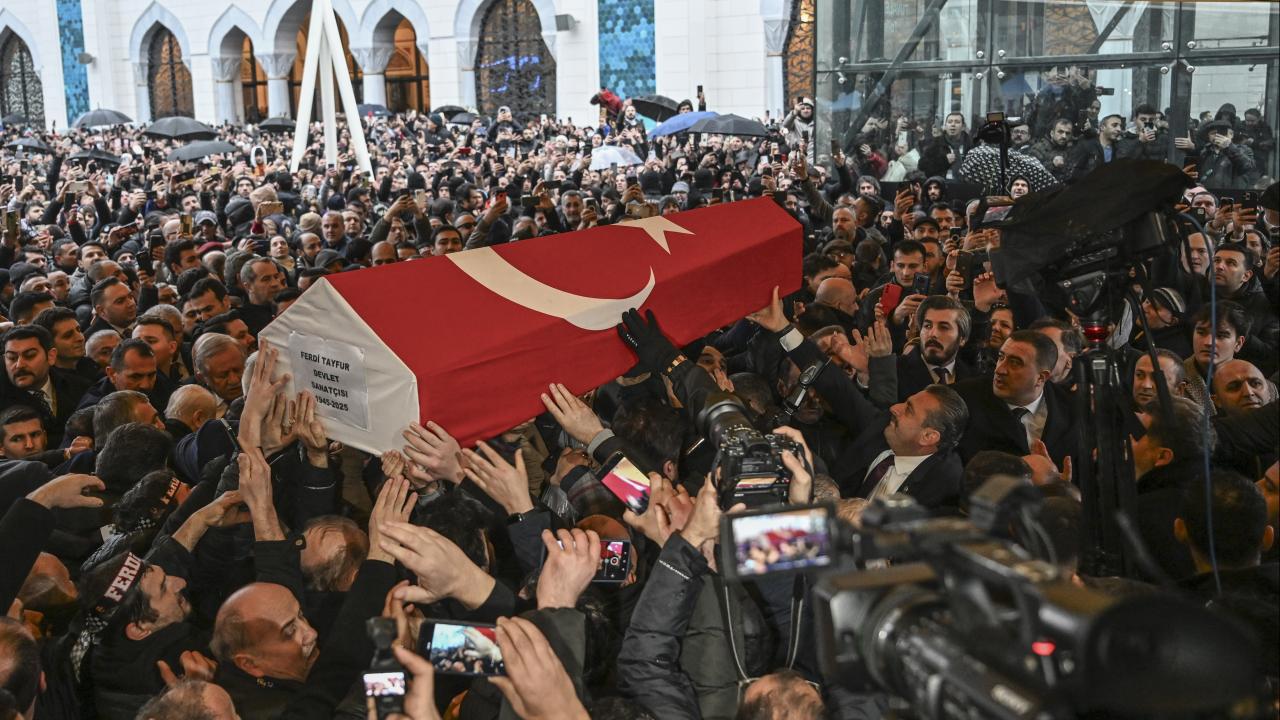 Ferdi Tayfur'a veda edildi