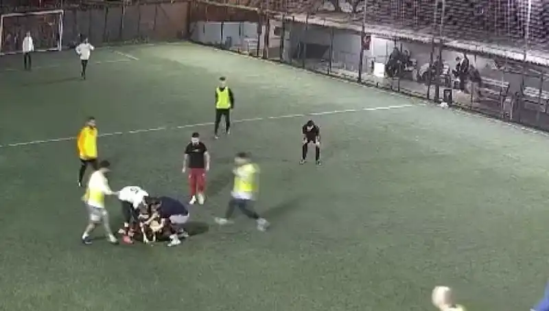 Halı Sahalarda İki Ayrı Ölüm: Sporcunun Kaderi Ne Olacak?