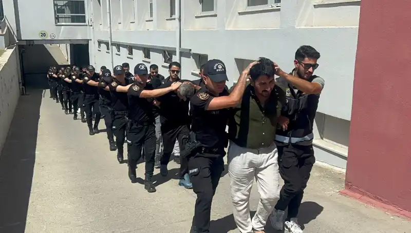 Adana'da Eroin Operasyonu: 825 Kilo Uyuşturucu ve 16 Tutuklama