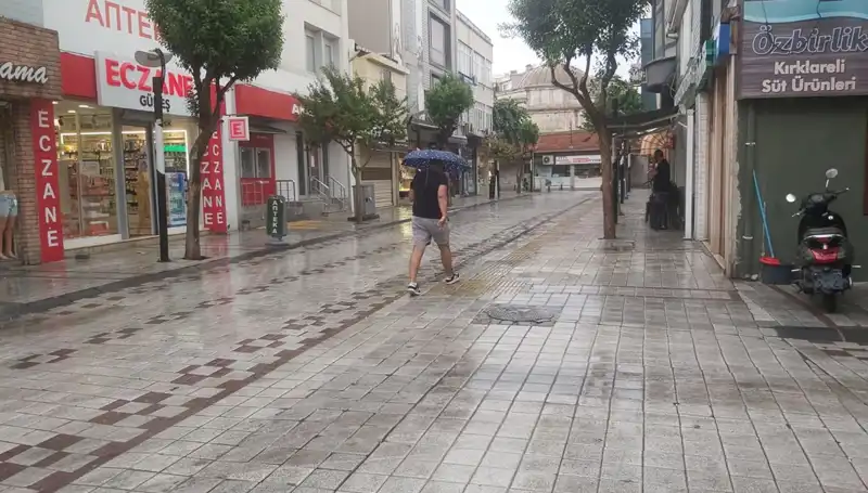 Kırklareli'de Sağanak Yağış Hayatı Olumsuz Etkiliyor: Neler Oluyor?