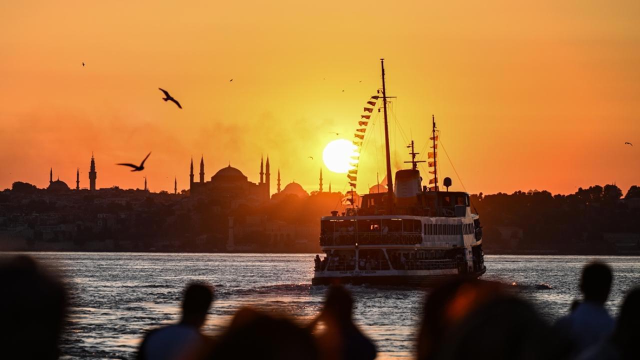 Türkiye'nin turizm geliri rekor seviyeye yükseldi