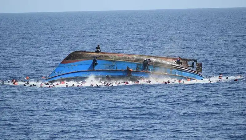 Filipinler'de Gemi Faciası: 4 Ölü, 7 Kişi için Arama Kurtarma Çalışmaları Devam Ediyor