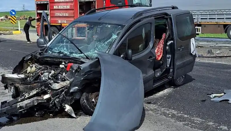 Ankara Yolunda Kaza: Üç Kişi Yaralandı, Detaylar Şok Edici!