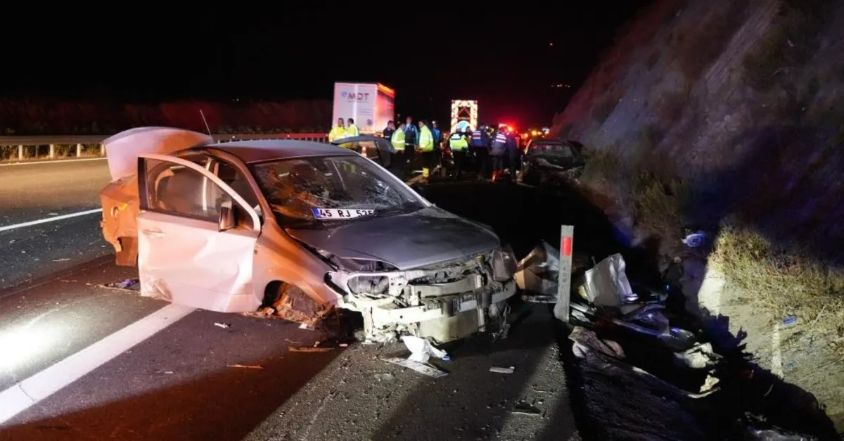 Balıkesir’de TIR’dan Düşen Tomruklar Korku Saçtı: 1 Ölü, 9 Yaralı