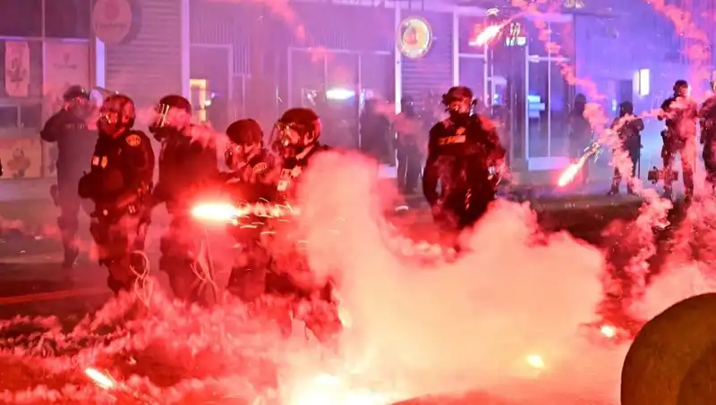 ABD'de Isyan Büyüyor: Los Angeles Protestoları Kısa Sürede Tüm Ülkeye Sirayet Etti