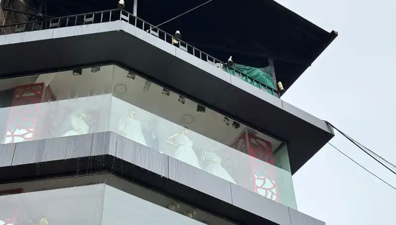 Giyim Mağazasında Korkutan Yangın: Şehrin Kalbinde Yaşanan Felaket