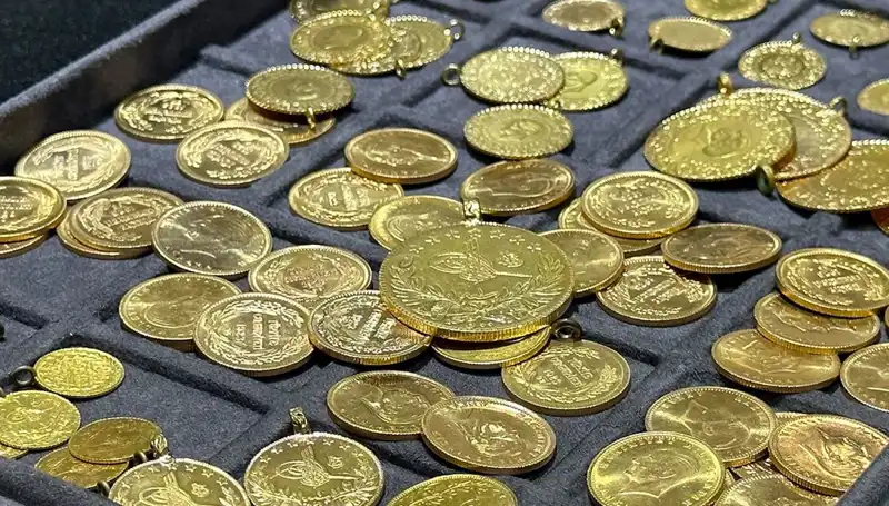 Hafta Sonu Altın Fiyatları Ne Olacak? Yükseliş Mi Düşüş Mü Bekleniyor?