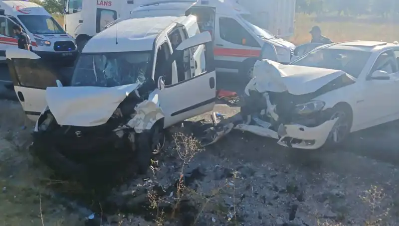 Nevşehir'de Korkunç Trafik Kazası: 14 Yaralı, Olay Anı Dehşet Vericiydi!