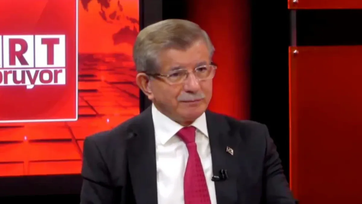 Ahmet Davutoğlu: "Bugün Görevde Olsaydım Beyrut’a İnerdim"