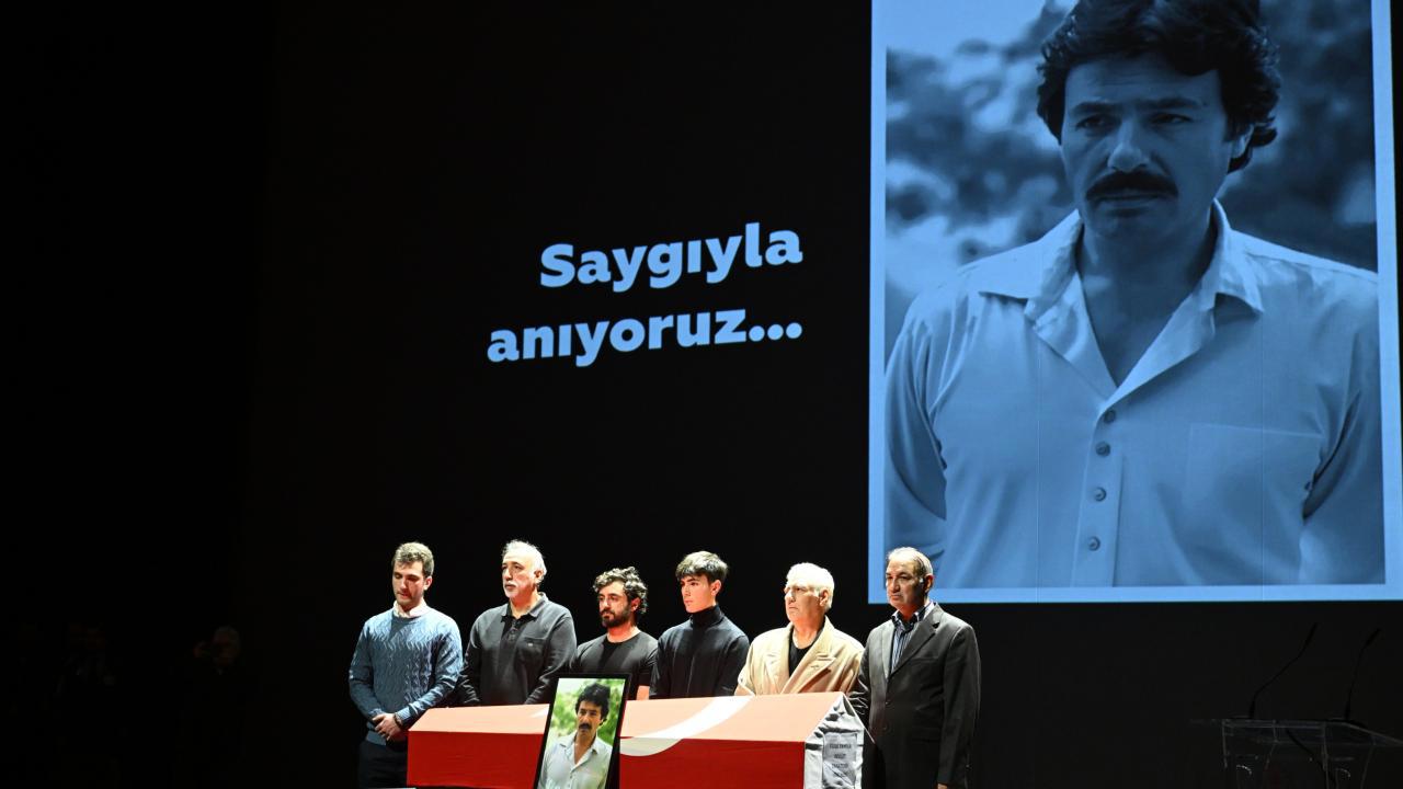Ferdi Tayfur için AKM'de unutulmaz bir tören gerçekleştirildi