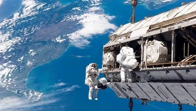 NASA ve Rusya Uzay İstasyonu Projesinde Tarihi Ortaklığa İmza Attı