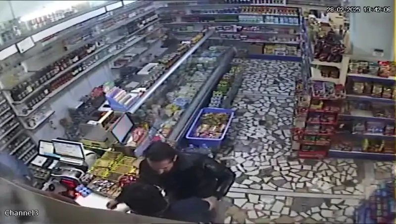 Cezaevi Firarisi Markette Dehşet Saçtı: Bıçak ve Mermerle Panik Yaratıldı