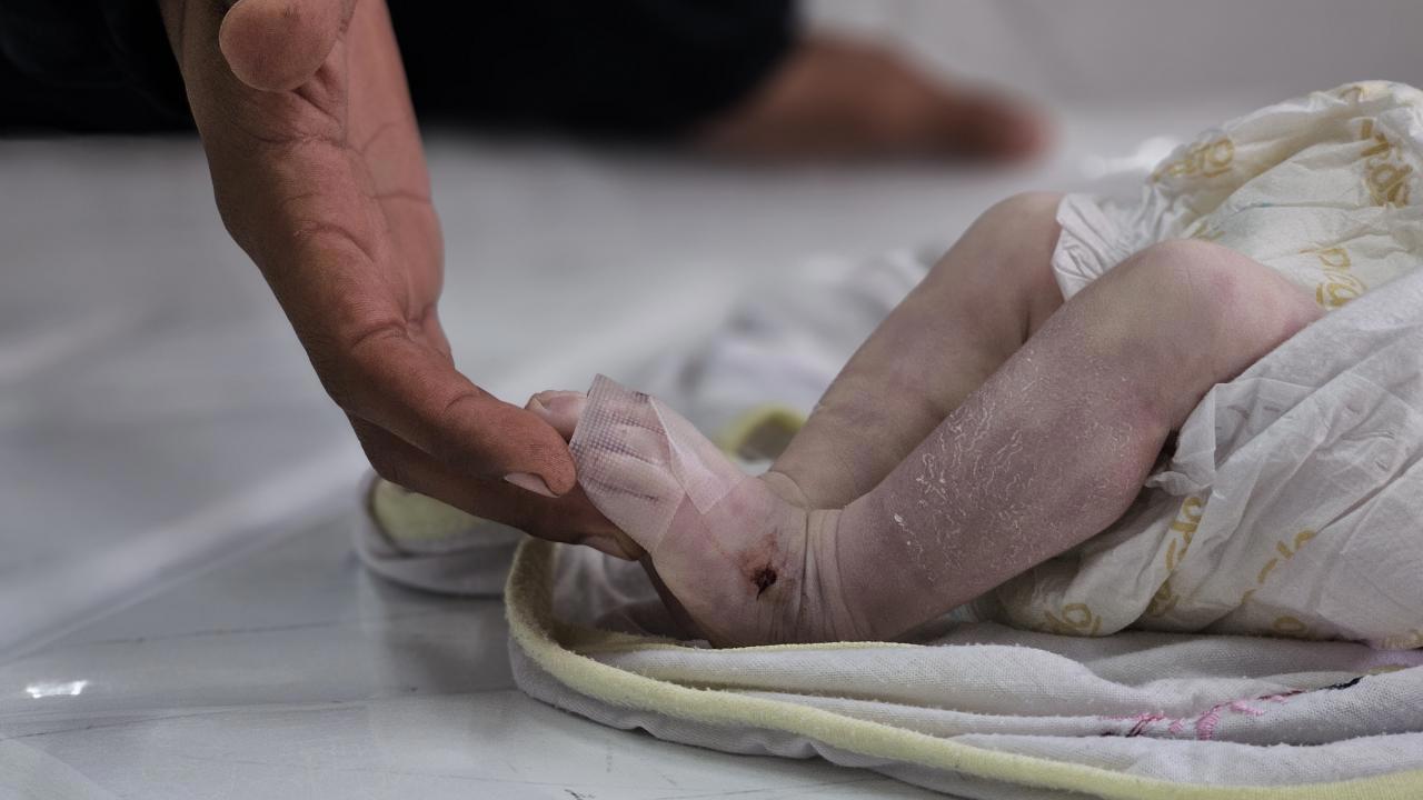 Gazze'de Aileler Çocukları İçin Nöbette