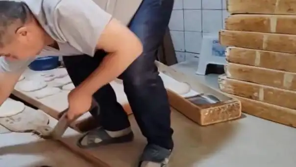 Pide Tezgahında Terlikle Fırına Basanlara Kesilen Şok Ceza: 105 Bin TL