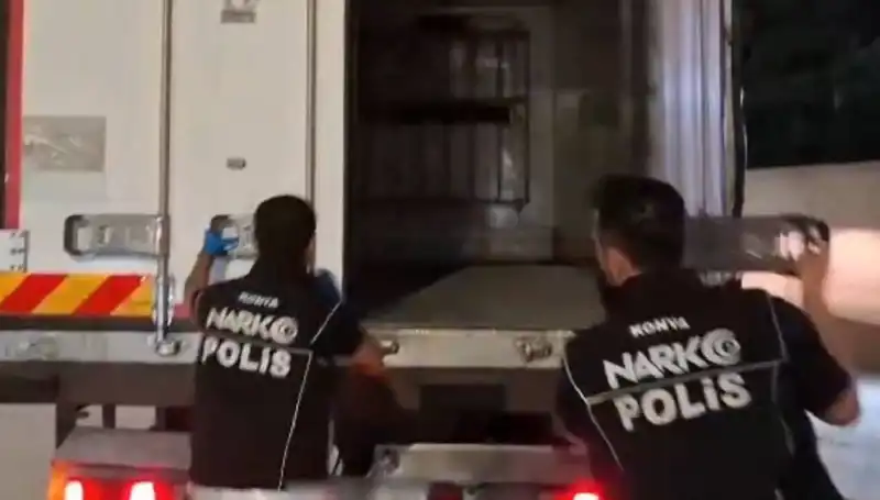 Konya’da Uyuşturucu Operasyonunda Dört Şüpheli Yakalandı: Ayrıntılar Şaşırtıcı!