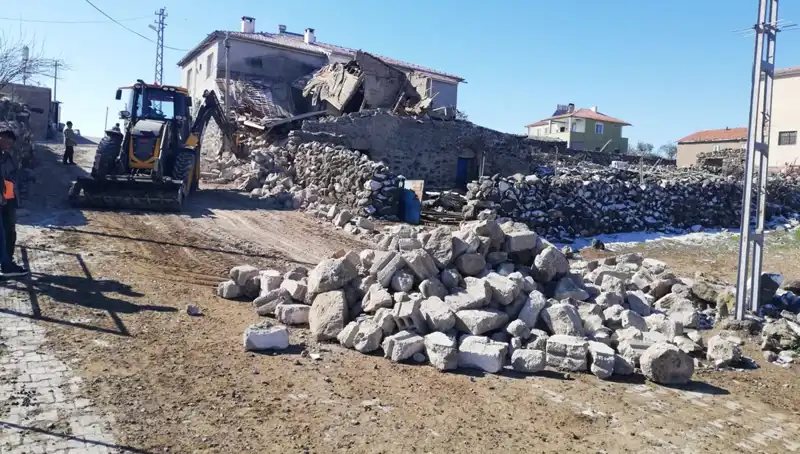 Kayseri'de Ahır Çöktü: Hayvanlar İçin Felaket Anı