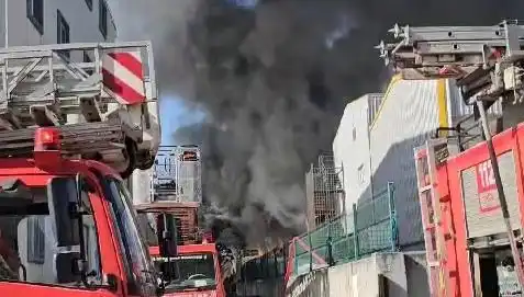 Tuzla'daki Fabrikada Çıkan Yangın, Kontrol Altına Alındı: Detaylar ve Sebepler