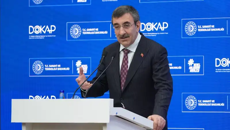 Cevdet Yılmaz, Enflasyonu Düşürmenin Ekonominin Temel Önceliği Olduğunu Vurguladı