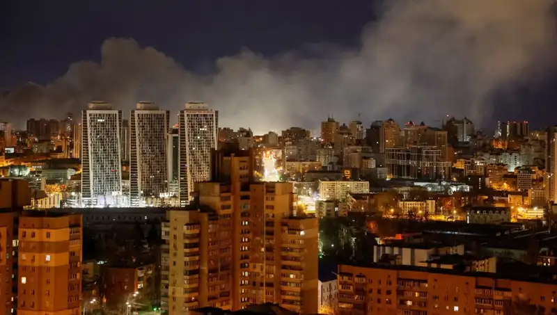 Ukrayna'nın Kalbinde Şiddet: Rusya'nın Kiev Saldırısında Üç Yaralı