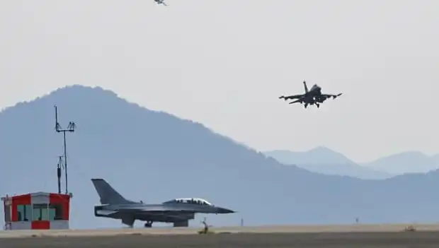 Güney Kore'de Savaş Uçağı Hatası: Tatbikatta Köye Bombardıman Yapıldı