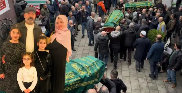 Rize, Strasbourg'da Hayatını Kaybeden Kız Kardeşlere İçten Bir Veda Töreni Düzenledi