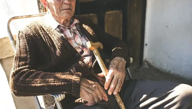 100 Yaş Üstündeki Bireylerin 16'sı Depresyonla Mücadele Ediyor
