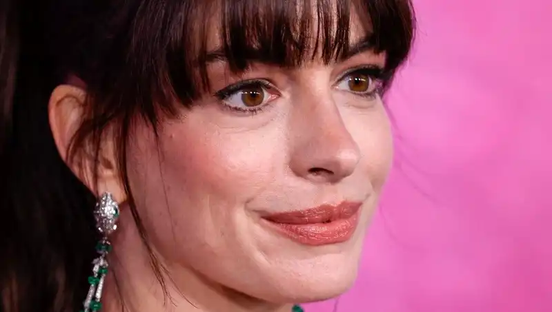 Hollywood'un En Korkutucu Estetik Trendi: Ölü İnsan Derisi Enjeksiyonu