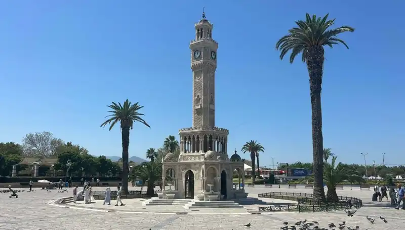 İzmir'de Sıcak Hava Dalgası: Termometreler 42 Dereceyi Gösterdi