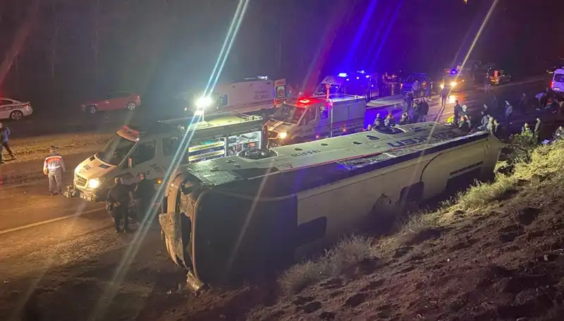 İşçi Servisi Şarampole Devrildi: 23 Kişi Yaralandı, Detaylar Ortaya Çıktı
