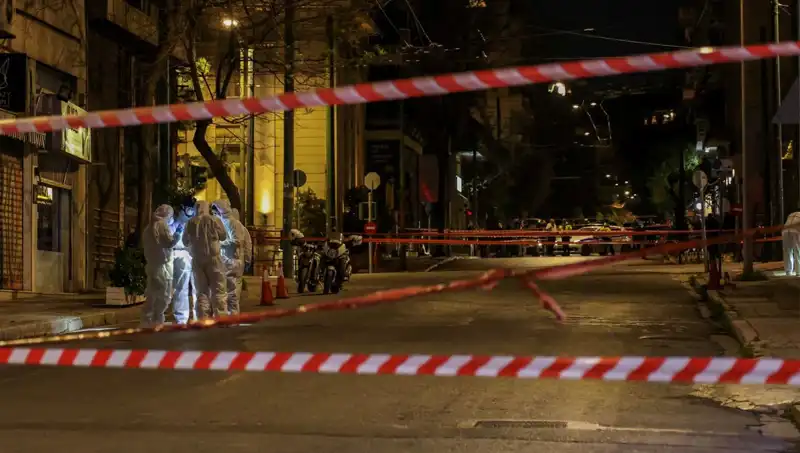 Atina’da Şüpheli Çantanın Patlaması: Kentte Panik ve Güvenlik Önlemleri Artıyor