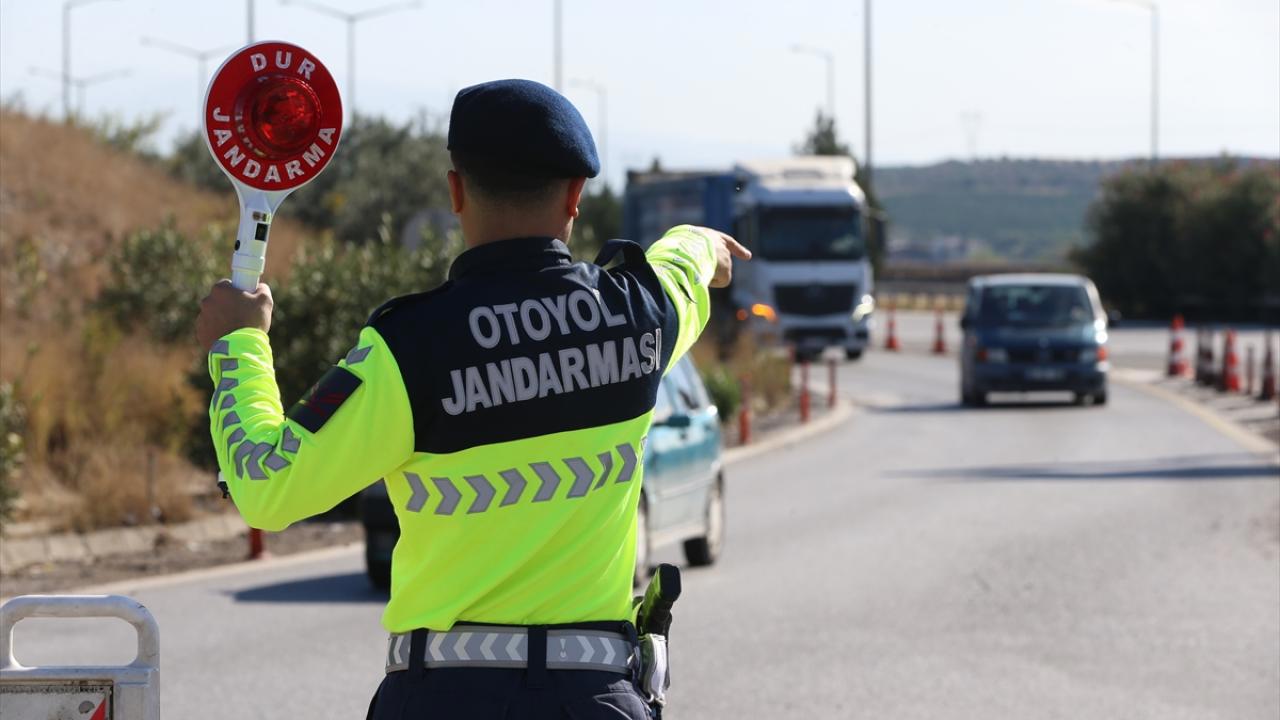 Türkiye'de Yapılan Trafik Denetimlerinde 2,7 Milyon Araç Kontrol Edildi