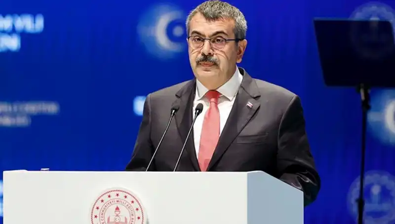 Bakan Tekin'den 23 Nisan Ulusal Egemenlik Mesajı: Geleceğe Umutla Bakalım