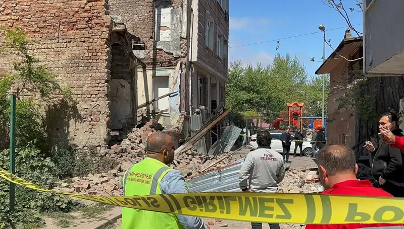 Fatih’te Deprem Anında Çöken Bina: Detaylar ve Son Durum
