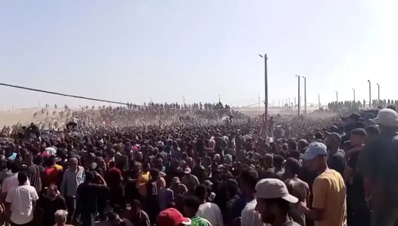 İsrail'in Saldırısı: Yardım Almaya Çalışan Filistinlilere Korkunç Darbe!