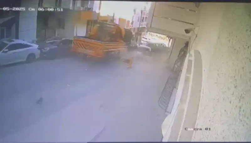 Kontrolden Çıkan Vinç 23 Araçla Korku Dolu Çarpışma Yaşattı