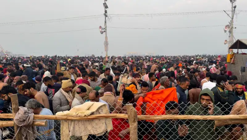 Hindistan'da Dini Festivalde İzdiham: Trajik Olayda 6 Kişi Hayatını Kaybetti