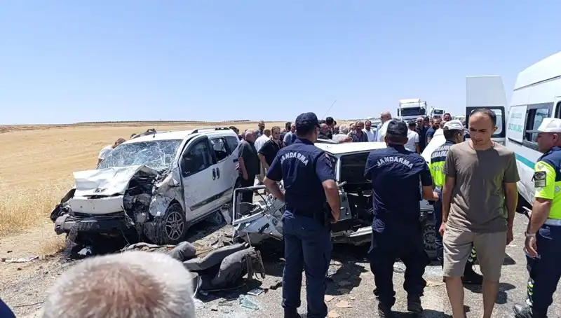Otomobil ve Hafif Ticari Araç Çarpıştı: 4 Kayıp, 1 Yaralı!