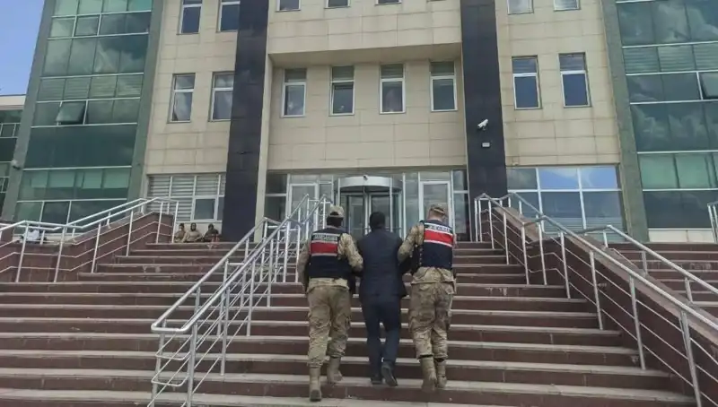 Hapis Ceza ile Aranan Şüpheli, Saklandığı Evde Yakalandı: Detaylar Şok Edici!