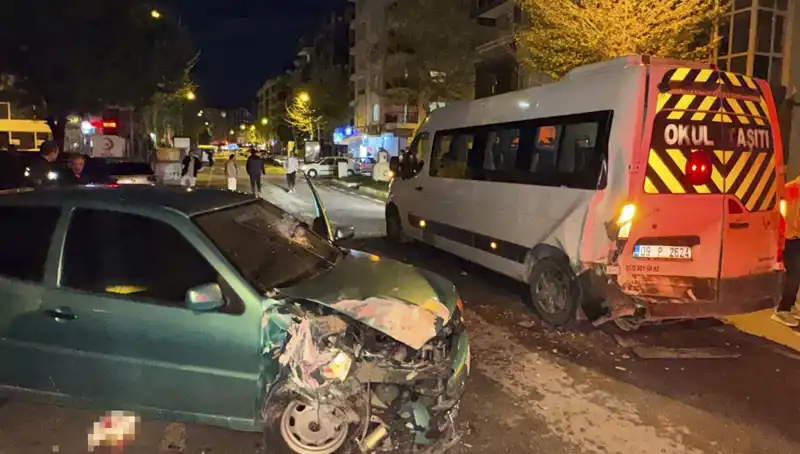 Otomobil Minibüse Çarptı: Kazada 6 Kişi Yaralandı