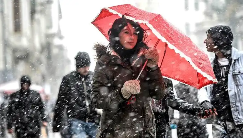 İstanbul'da Beklenmedik Soğuk Hava Dalgası: Sıcaklık 20 Derece Düşecek!