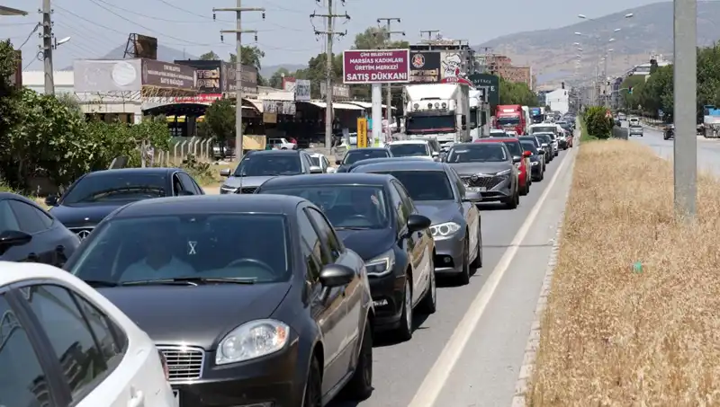 60 Kilometrelik Araç Kuyruğu: Aydın ile Muğla Arasında Neler Oluyor?