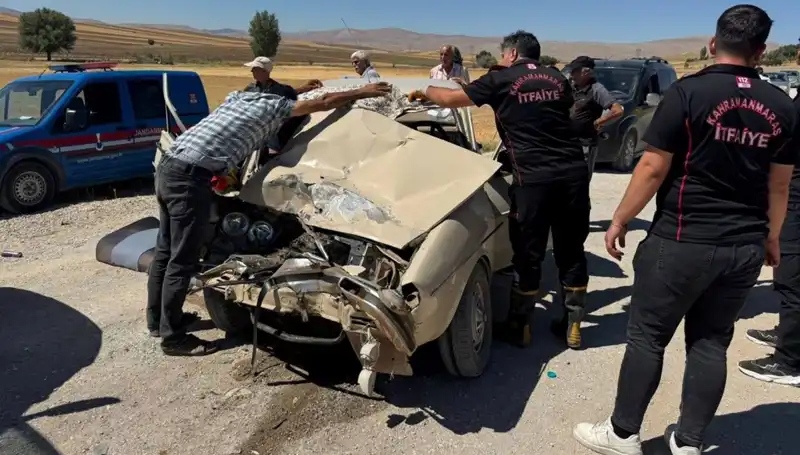 Kahramanmaraş’ta Korkutan Kaza: Kamyonet ile Otomobil Çarpıştı