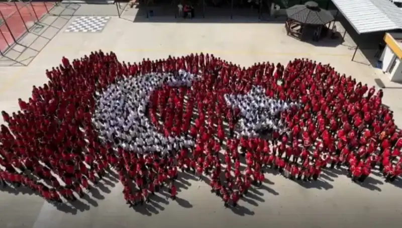 Bin 300 Öğrenci, Tek Bir Harita ile Geleceğe Yürüyor