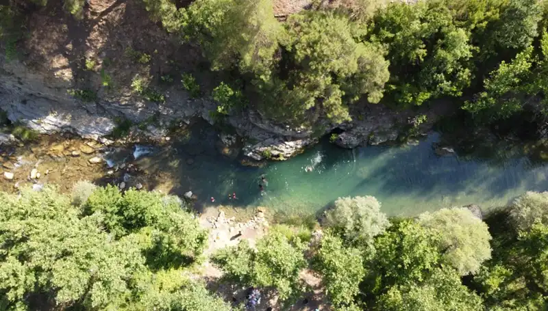 Adana'da Yazın Kavuran Sıcakları Nemle Buluştu, Yaylacılar Serinlemenin Yolu Aradı