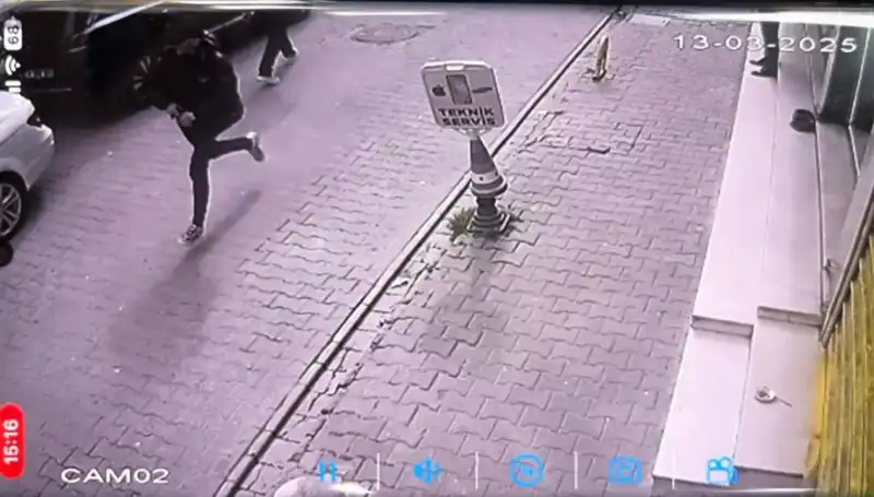 İstanbul'da Kan Donduran Silahlı Saldırı: Bacağından Vuruldu