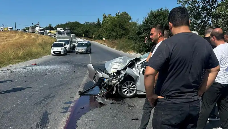 İstanbul'da Feci Kaza: Kalp Krizi Geçiren Sürücü Otobüse Çarptı!